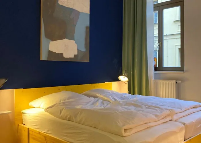 Sueper In Halles Altstadt Mit Blick Aufs Haendelhaus Daire